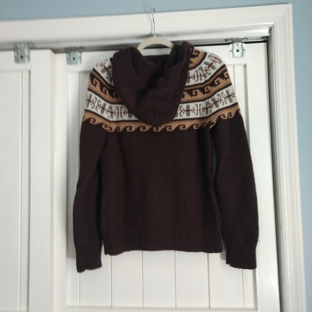 Early 2000's Roots Sweater - Picture 3 of 3
